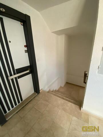 33-ÇAYIROVA YENİ MAHALLE DE LÜX 3+1 DİRE